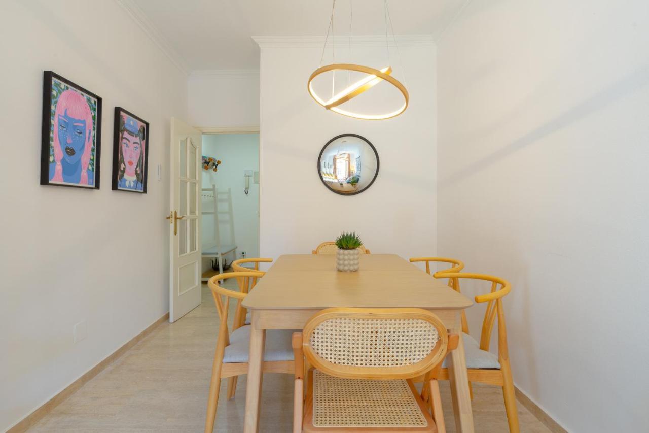 Bright With Patio And Balconies In The Center Malaga